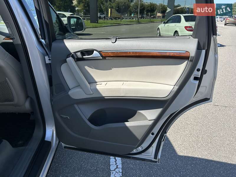 Позашляховик / Кросовер Audi Q7 2015 в Києві фото 29 Позашляховик / Кросовер Audi Q7 2015 в Києві