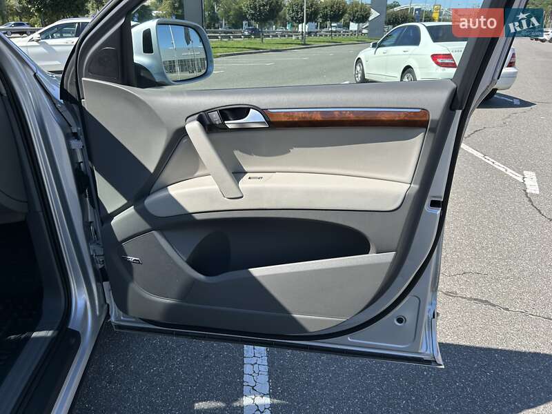 Позашляховик / Кросовер Audi Q7 2015 в Києві фото 33 Позашляховик / Кросовер Audi Q7 2015 в Києві
