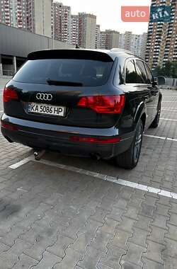 Внедорожник / Кроссовер Audi Q7 2006 в 