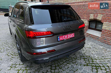 Позашляховик / Кросовер Audi Q7 2020 в 