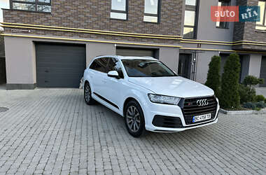 Внедорожник / Кроссовер Audi Q7 2017 в 