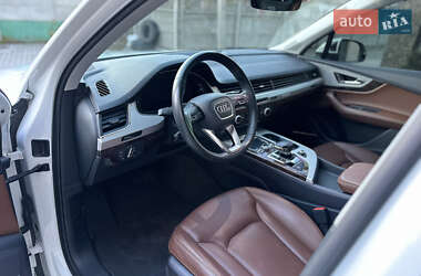 Внедорожник / Кроссовер Audi Q7 2017 в 