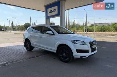 Позашляховик / Кросовер Audi Q7 2015 в Миколаєві