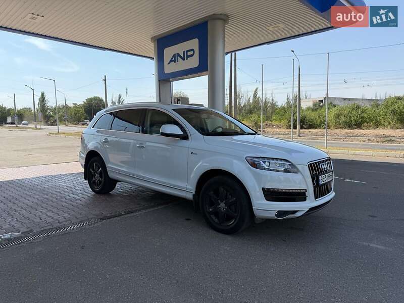 Позашляховик / Кросовер Audi Q7 2015 в Миколаєві
