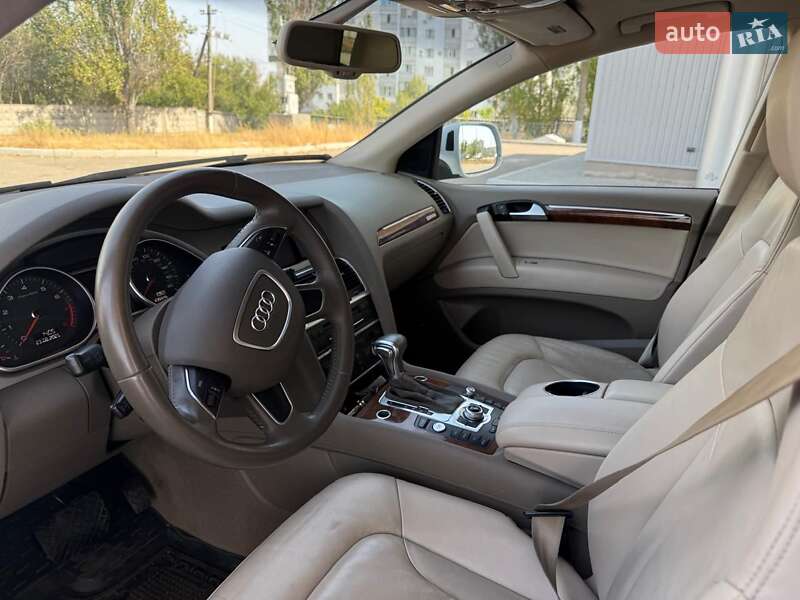 Позашляховик / Кросовер Audi Q7 2015 в Миколаєві