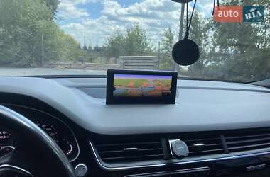 Позашляховик / Кросовер Audi Q7 2016 в 