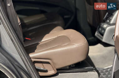 Внедорожник / Кроссовер Audi Q7 2013 в 