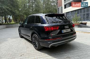 Внедорожник / Кроссовер Audi Q7 2016 в 