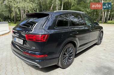 Внедорожник / Кроссовер Audi Q7 2016 в 