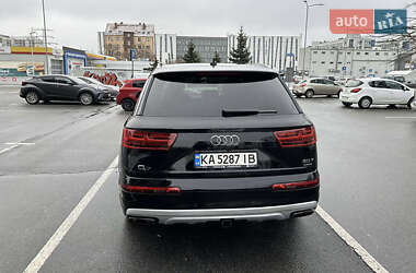 Позашляховик / Кросовер Audi Q7 2016 в 