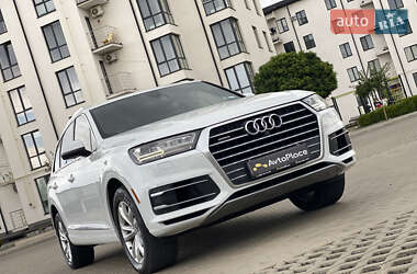 Позашляховик / Кросовер Audi Q7 2016 в 