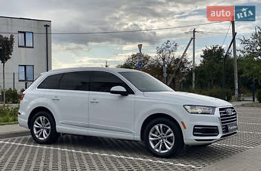 Позашляховик / Кросовер Audi Q7 2016 в 