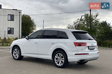 Позашляховик / Кросовер Audi Q7 2016 в 