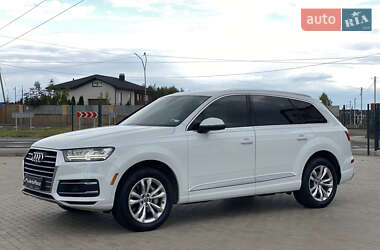 Позашляховик / Кросовер Audi Q7 2016 в 