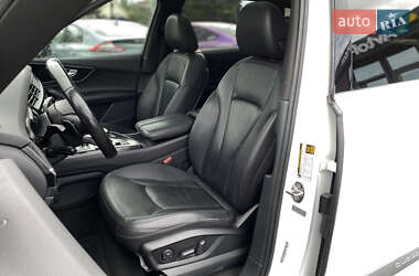 Позашляховик / Кросовер Audi Q7 2016 в 
