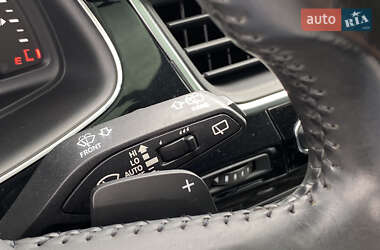 Позашляховик / Кросовер Audi Q7 2016 в 