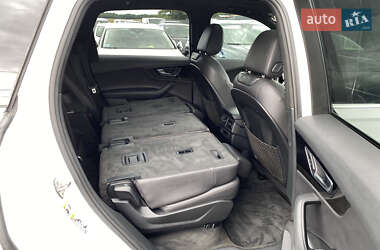 Позашляховик / Кросовер Audi Q7 2016 в 
