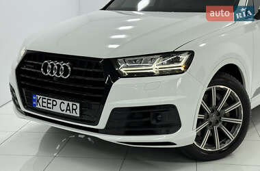 Позашляховик / Кросовер Audi Q7 2017 в 