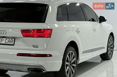 Позашляховик / Кросовер Audi Q7 2017 в 