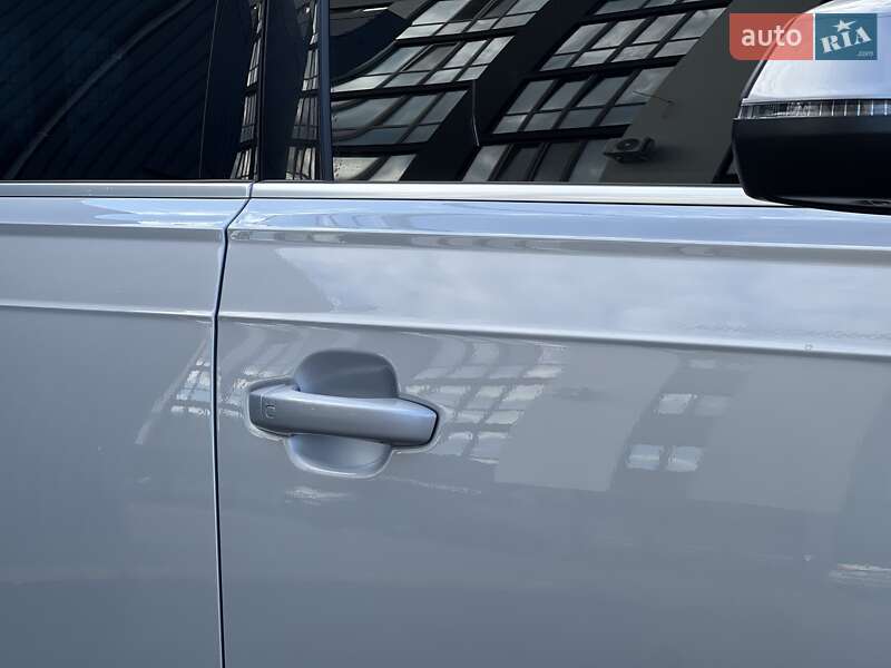 Позашляховик / Кросовер Audi Q7 2015 в Ужгороді