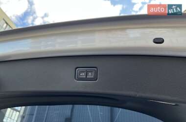 Внедорожник / Кроссовер Audi Q7 2015 в 