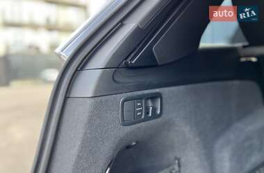 Внедорожник / Кроссовер Audi Q7 2015 в 