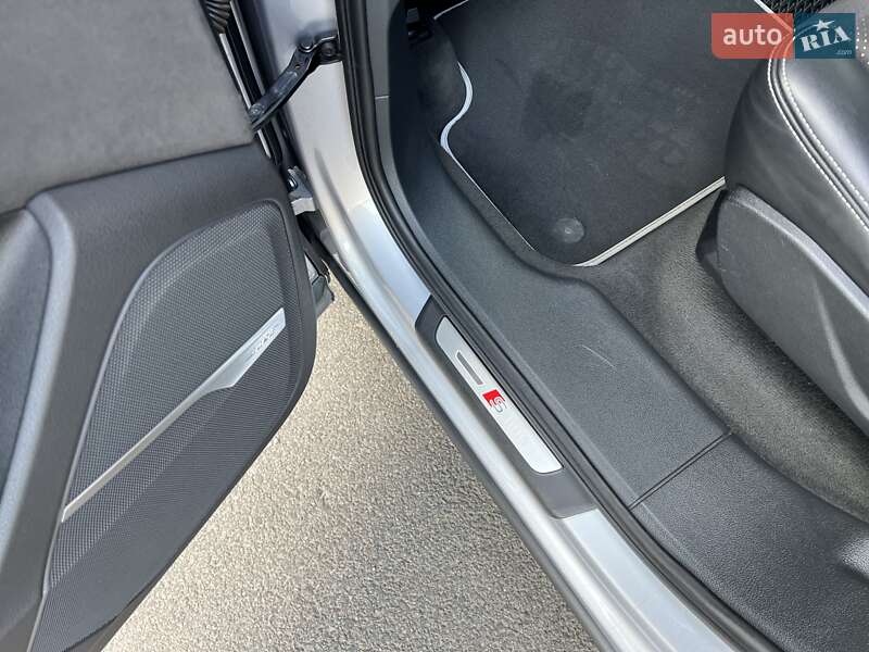 Позашляховик / Кросовер Audi Q7 2015 в Ужгороді