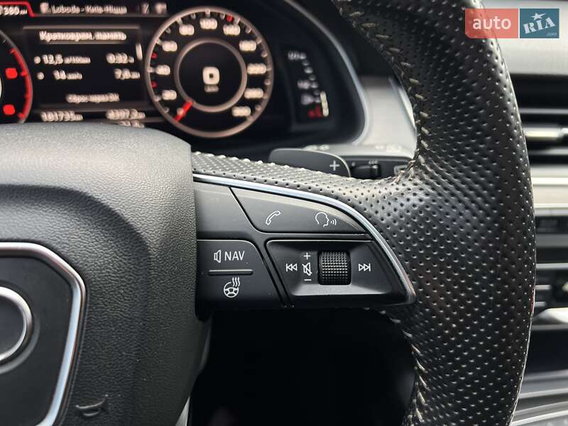 Позашляховик / Кросовер Audi Q7 2015 в Ужгороді