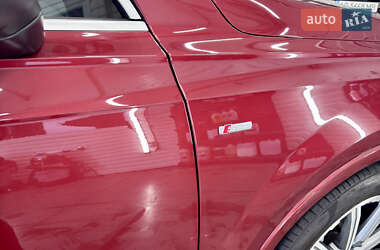 Позашляховик / Кросовер Audi Q7 2020 в 