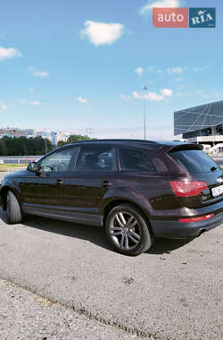 Внедорожник / Кроссовер Audi Q7 2011 в 
