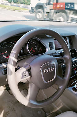 Внедорожник / Кроссовер Audi Q7 2011 в 