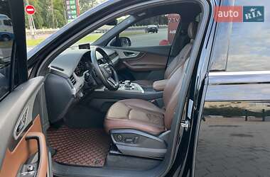 Внедорожник / Кроссовер Audi Q7 2016 в 