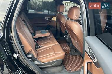 Внедорожник / Кроссовер Audi Q7 2016 в 