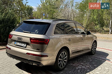 Внедорожник / Кроссовер Audi Q7 2018 в 