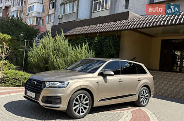 Внедорожник / Кроссовер Audi Q7 2018 в 