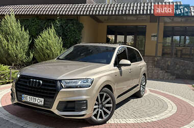 Внедорожник / Кроссовер Audi Q7 2018 в 