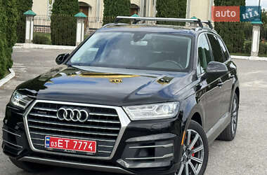 Позашляховик / Кросовер Audi Q7 2017 в 