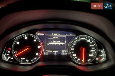 Внедорожник / Кроссовер Audi Q7 2015 в 