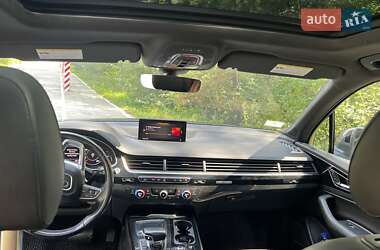 Внедорожник / Кроссовер Audi Q7 2016 в 