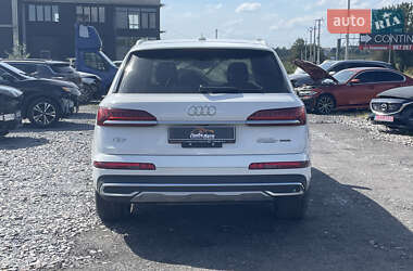 Позашляховик / Кросовер Audi Q7 2019 в 