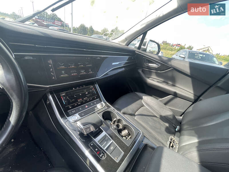 Позашляховик / Кросовер Audi Q7 2019 в Львові