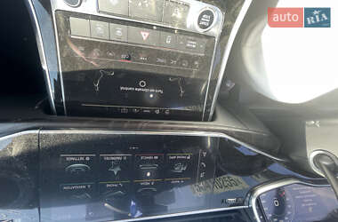 Внедорожник / Кроссовер Audi Q7 2022 в 