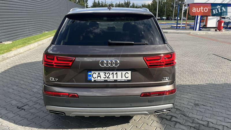 Позашляховик / Кросовер Audi Q7 2015 в Черкасах