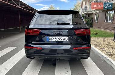 Внедорожник / Кроссовер Audi Q7 2016 в 