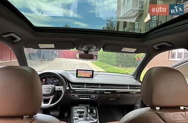 Внедорожник / Кроссовер Audi Q7 2016 в 