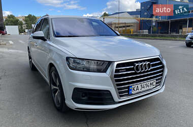 Внедорожник / Кроссовер Audi Q7 2016 в 
