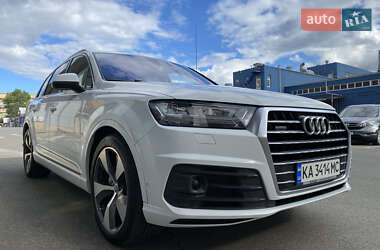 Внедорожник / Кроссовер Audi Q7 2016 в 