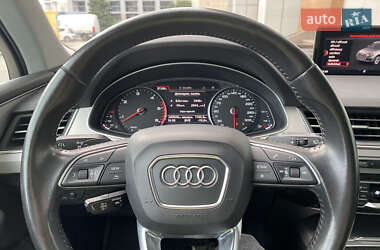 Внедорожник / Кроссовер Audi Q7 2016 в 