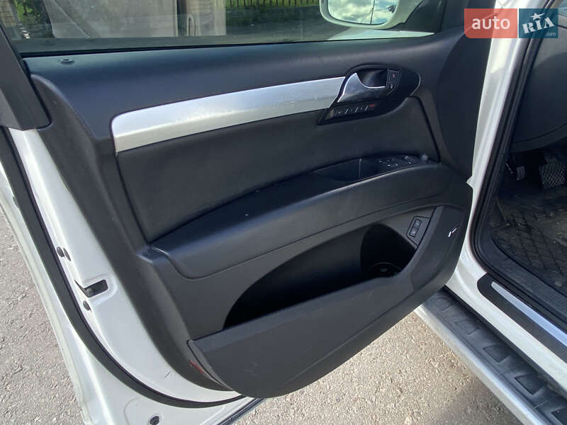 Внедорожник / Кроссовер Audi Q7 2007 в Киеве