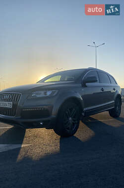 Внедорожник / Кроссовер Audi Q7 2015 в 